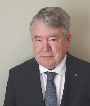 Dr. Stephen Bolton Profile Image